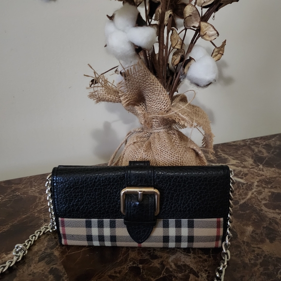 EUC Burberrys Nova Check Wallet - Picture 6 of 12